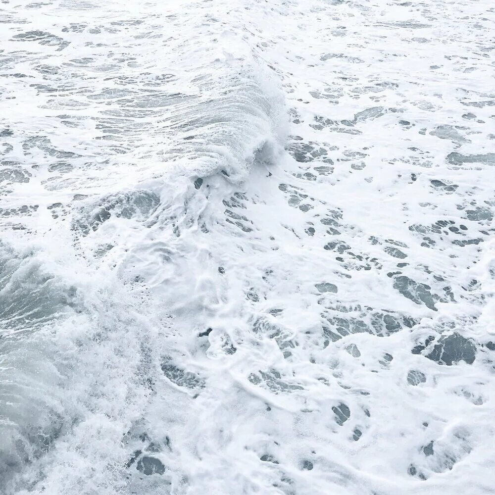 Море с белой пеной. Белая волна. Морская пена. Белая вода. Белые волны песня