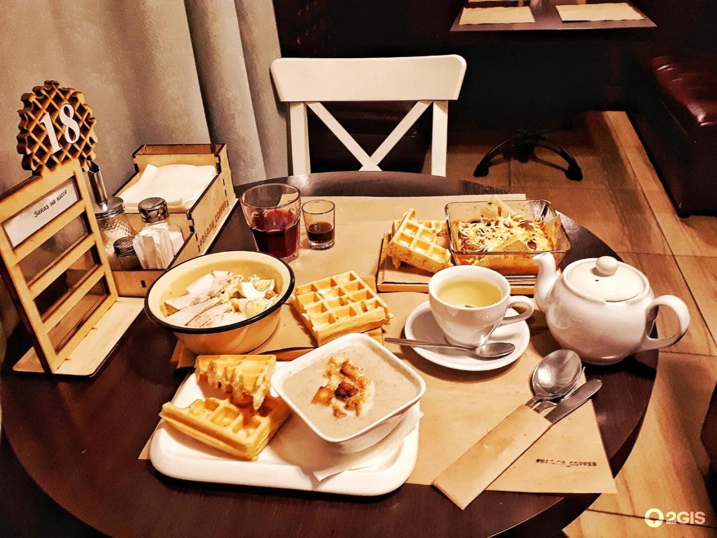 домашняя кофейня вафли и кофе. вафли в ресторане. кофе и вафли спб. Waffel кофейня. кафе кофе вафли.