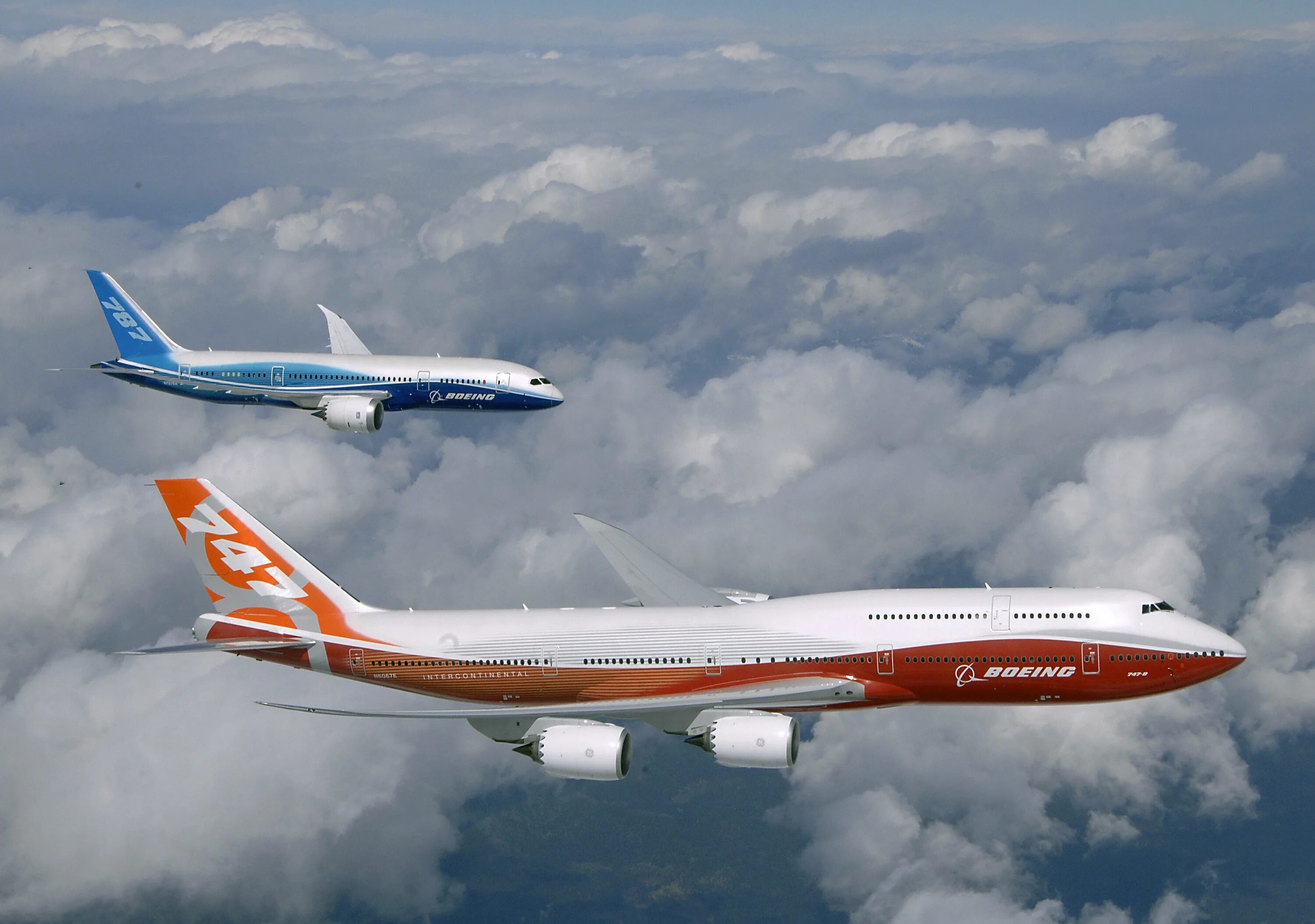 Купить пассажирский самолет. Пассажирский самолет Боинг 747. Боинг 747-8 INTERCONTINENTAL. Боинг 747 Dreamliner. Авиалайнер Boeing 747.