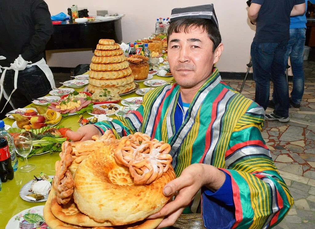 Праздник у узбеков сегодня. Праздники узбеков. Узбеки празднуют. Узбечка Пенза. Праздник Навруз в Узбекистане.
