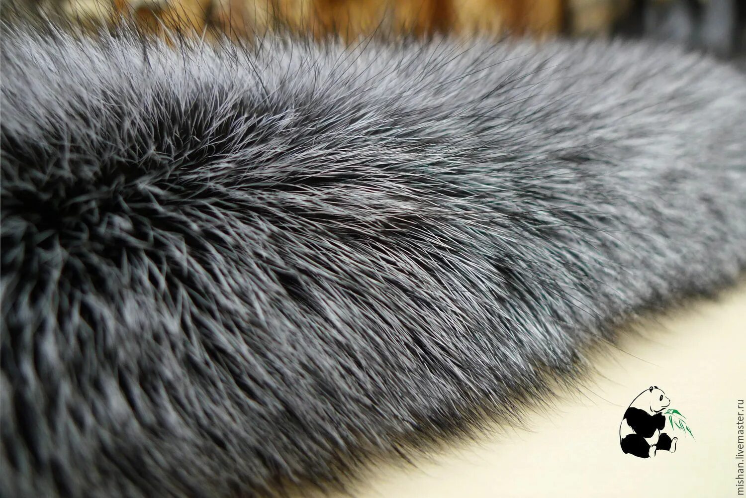 Мех чернобурой лисицы. Wapsi мех песца Arctic Fox fur FL.Chartreuse. Saga furs чернобурка. Чернобурка воротник.