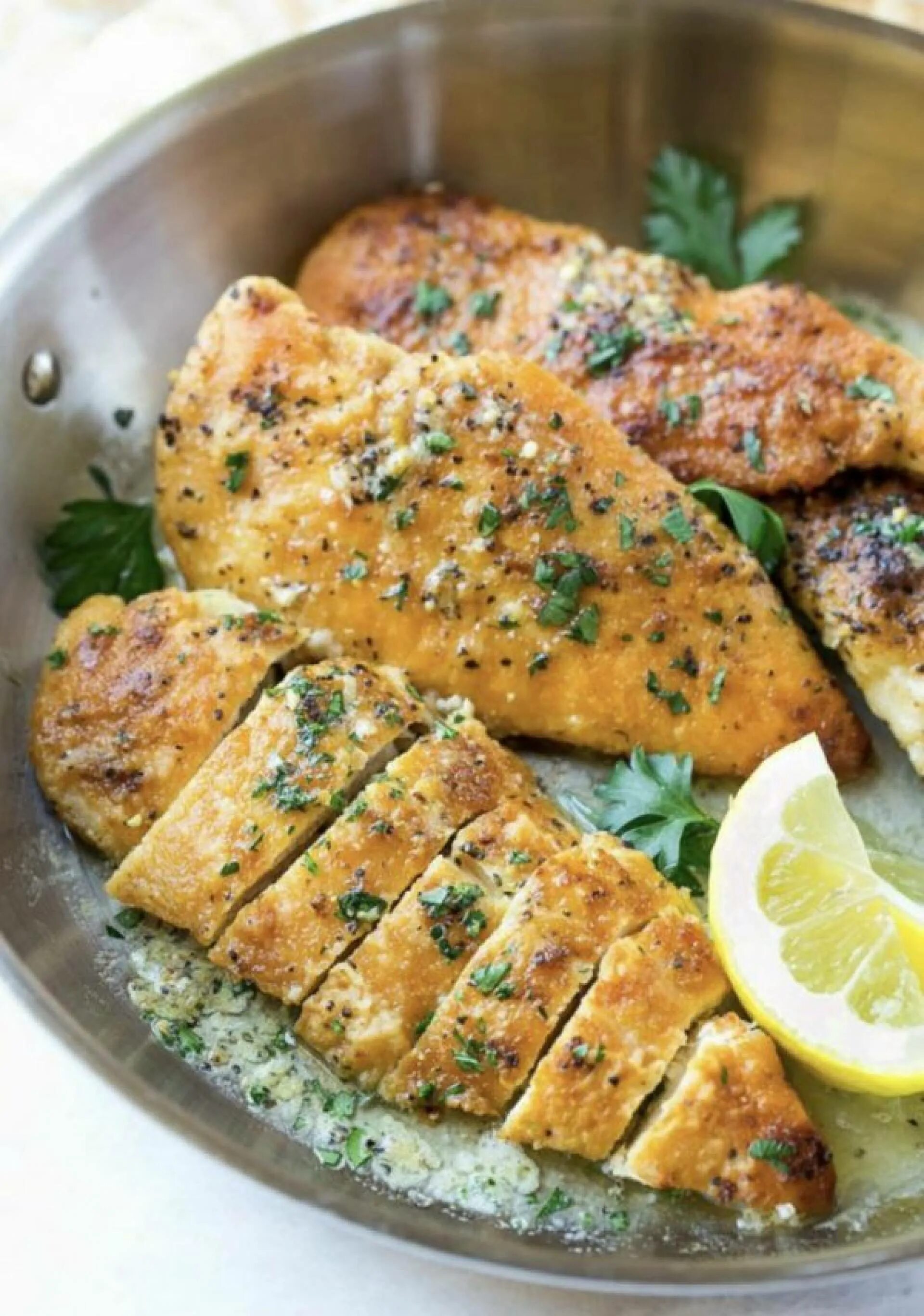 Что можно приготовить из куриного филе. Куриная грудка цоцхали. блюда из куриной грудки. жареное куриное филе. куриное филе что приготовить.