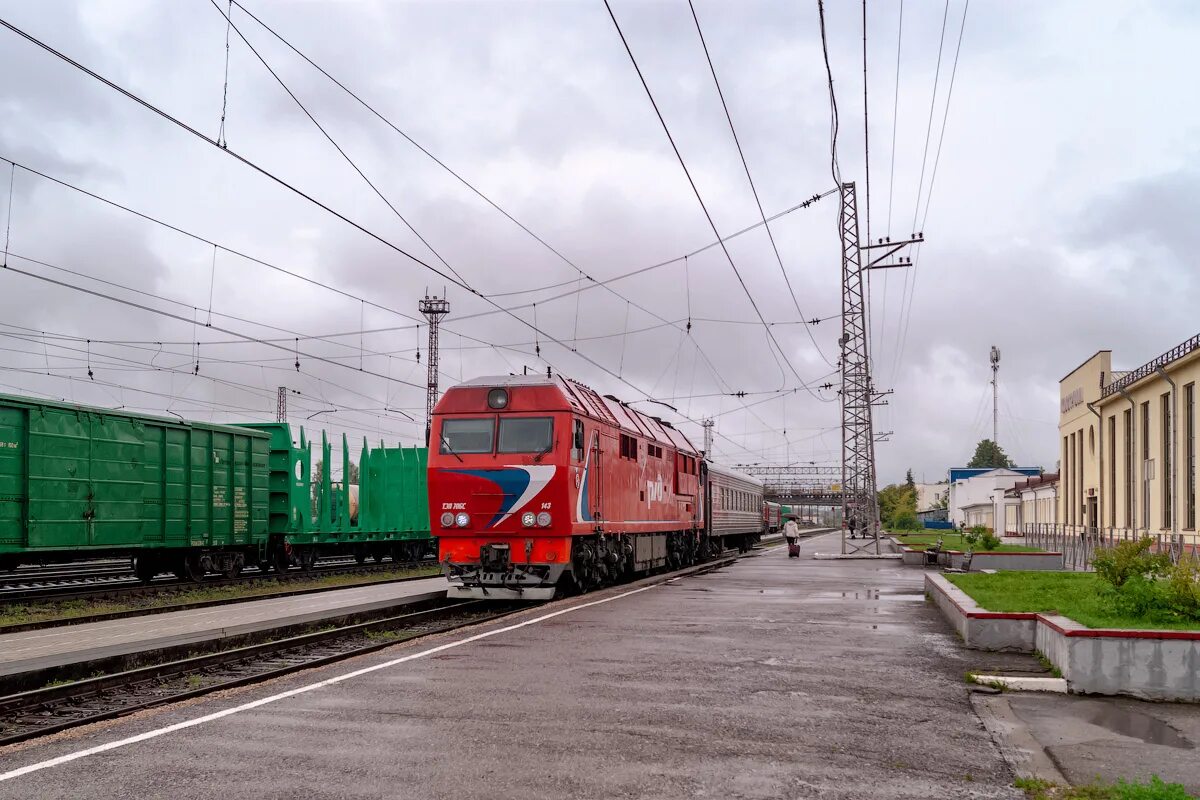 Новый поезд кострома. Тэп70бс с двухэтажным поездом. Станция Кострома-новая Кострома. Кострома Галич поезд. Галич (станция, Северная железная дорога).