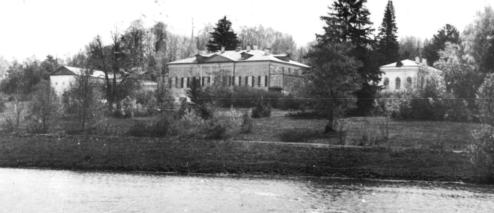 Моховая. Усадьба князя шаховского белая колпь. Усадьба князей шаховских. Усадьба араповых пензенская область. Белая колпь шаховской район.