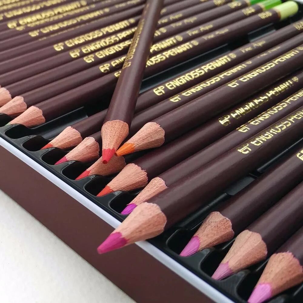 Купить профессиональные карандаши. Карандаши для рисования профессиональные. Карандаши цветные профессиональные. Профессиональные карандаши для рисования цветные. Рисование цветными карандашами.
