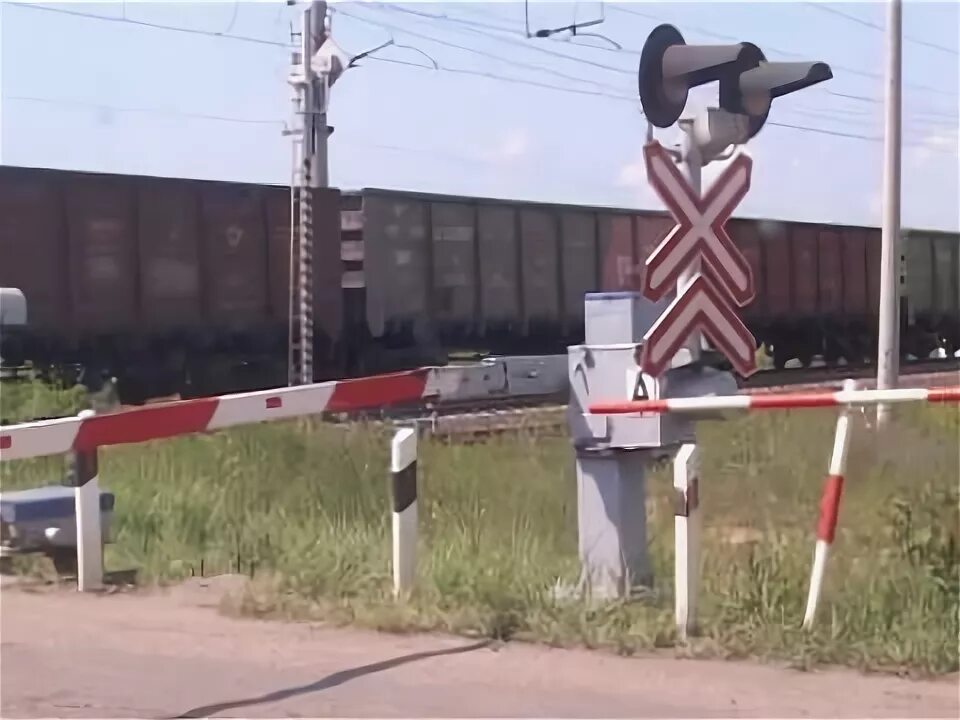 Ессентуки жд переезд. Шлагбаум железнодорожный. Железнодорожный переезд сша. Видео про переезды. Железнодорожный шлагбаум 1960.