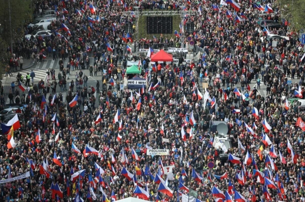 Чехия против россии. Митинг. Пророссийские митинги. Митинг в Киеве. Протесты в Чехии.