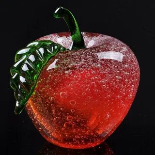 Стеклянное яблоко