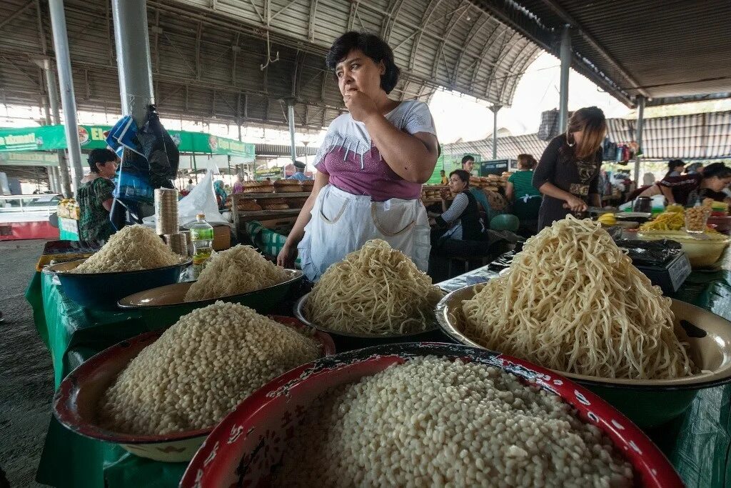 Сколько времени в узбекистане сегодня. Узбекский базар рис. Таджикистан рынок. Рис на рынке Таджикистана. Таджикистан Ташкент.