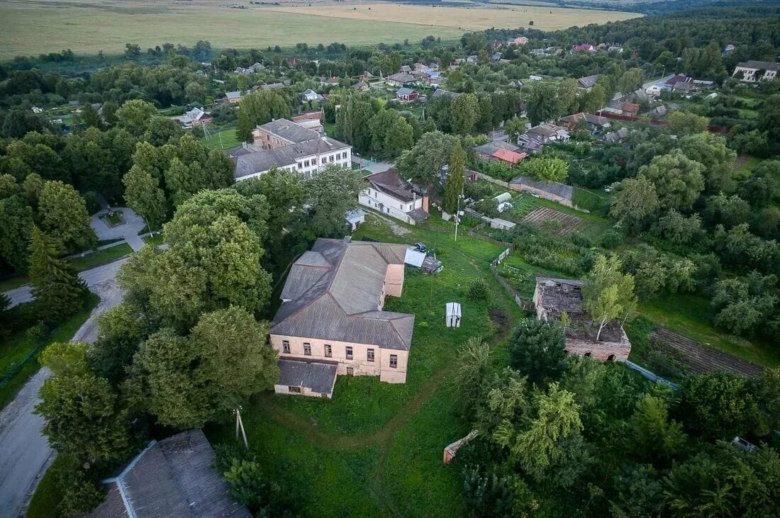 Город Лихвин Тульской области. Чекалин Лихвин. Лихвинская крепость Чекалин Тульская область. Чекалин самый маленький город России.