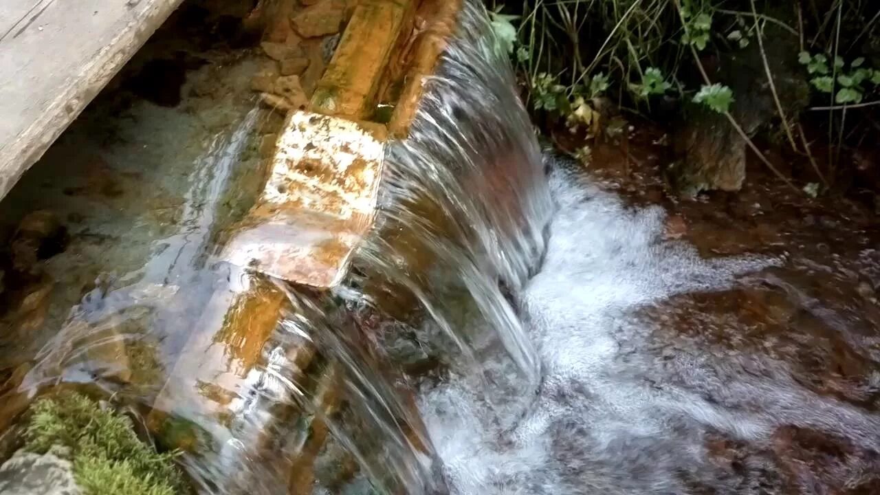 Ютуб родников. Бабанинский Родник. Вода Махалино. Рудненский источник. Родник видео.