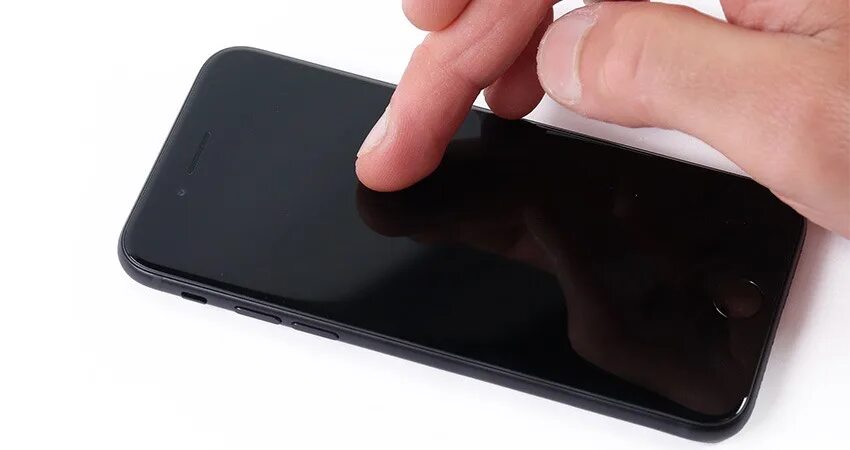 Айфон становится черный экран. Iphone 7 черный экран. Iphone черный экран. Айфон 8 черный экран. Айфон с чёрным экраном 3d.