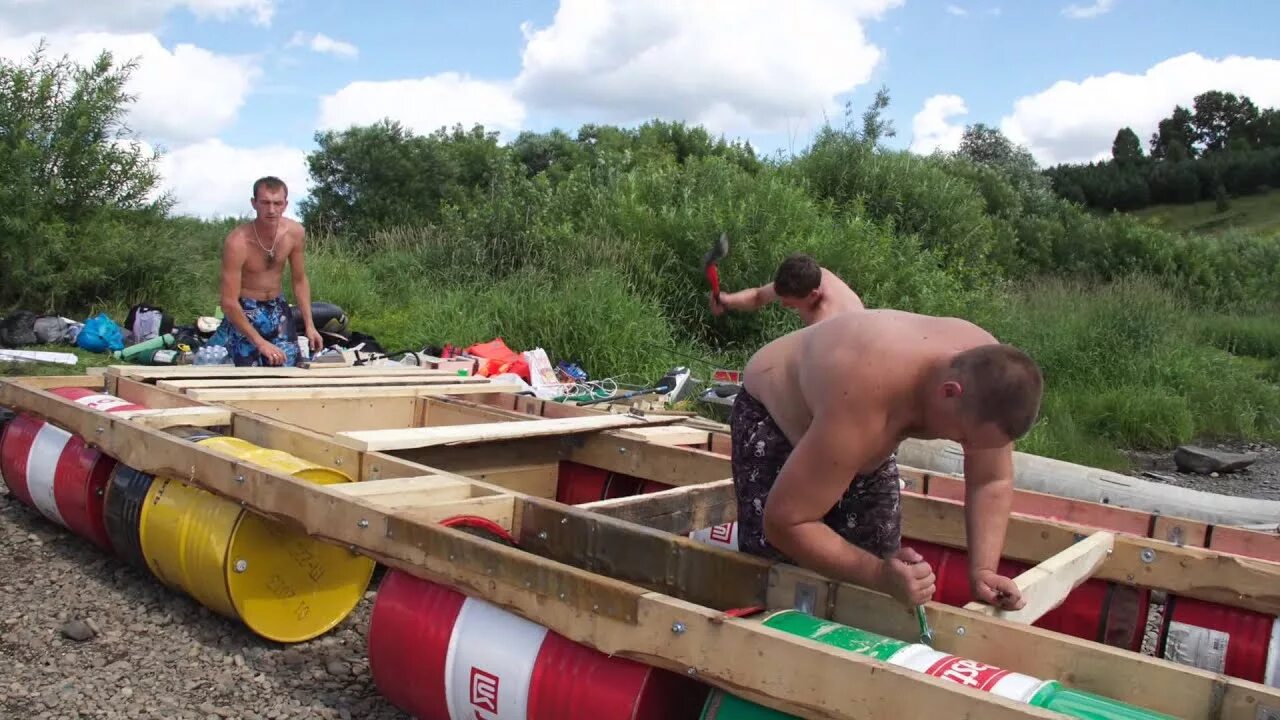 Сплавляться по реке на плотах