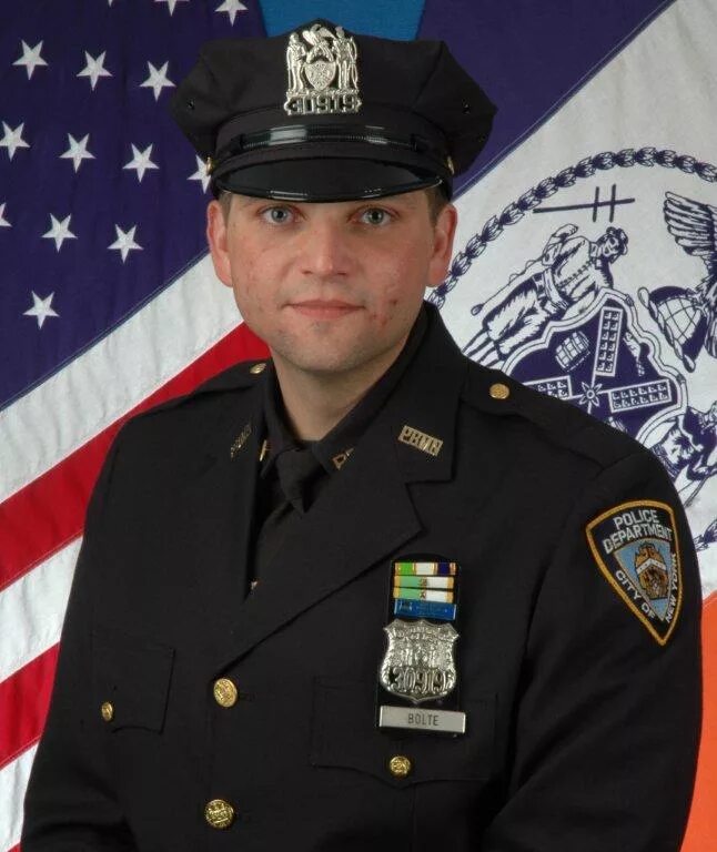 Бывший офицер полиции. Офицеры nypd. nypd sergeant. джеймс догерти police officer. сержант lapd.