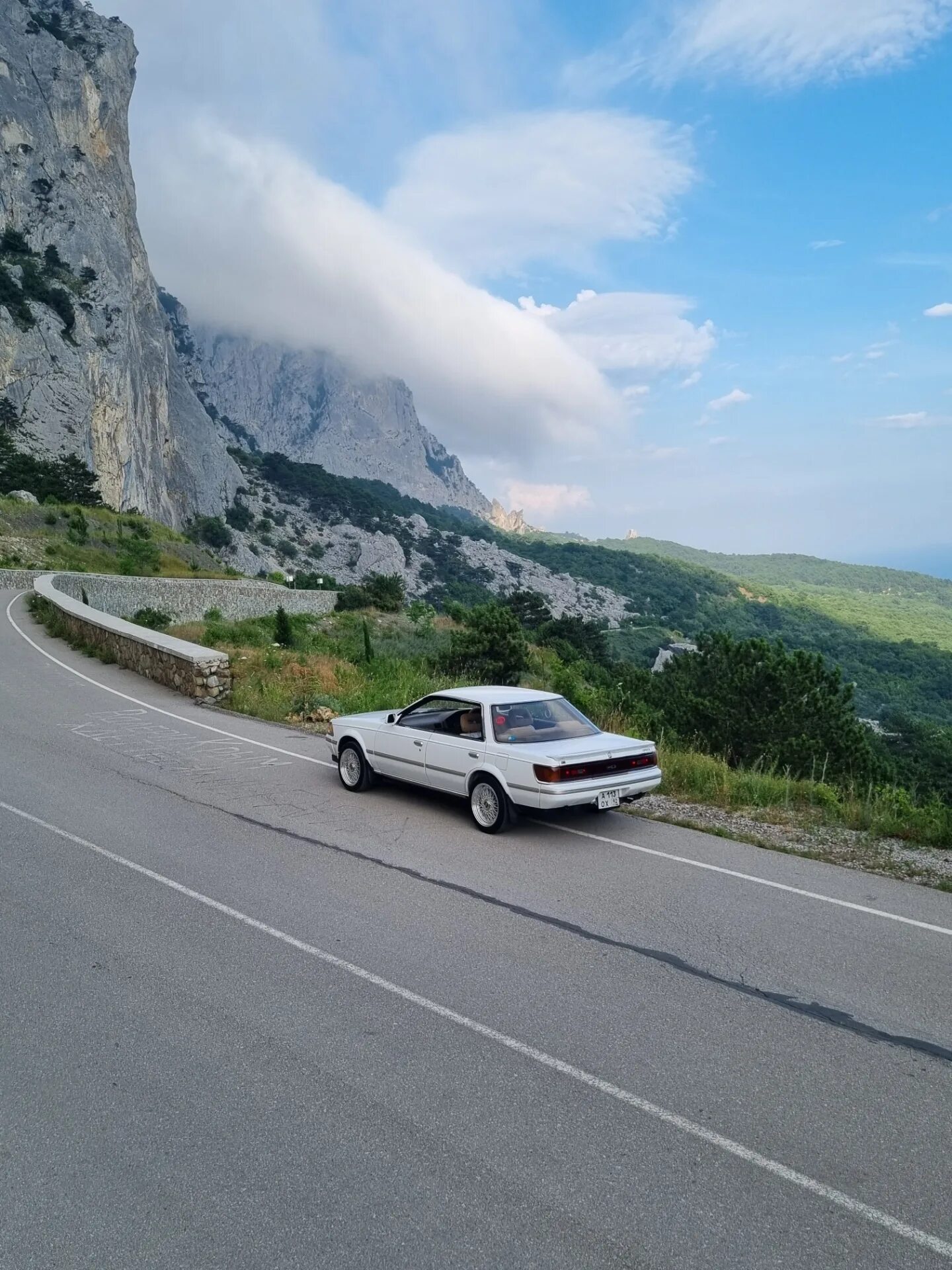 Старая Ялтинская дорога. Дорога в Ялту. Старая дорога Ялта. Дорога въезд в Ялту.