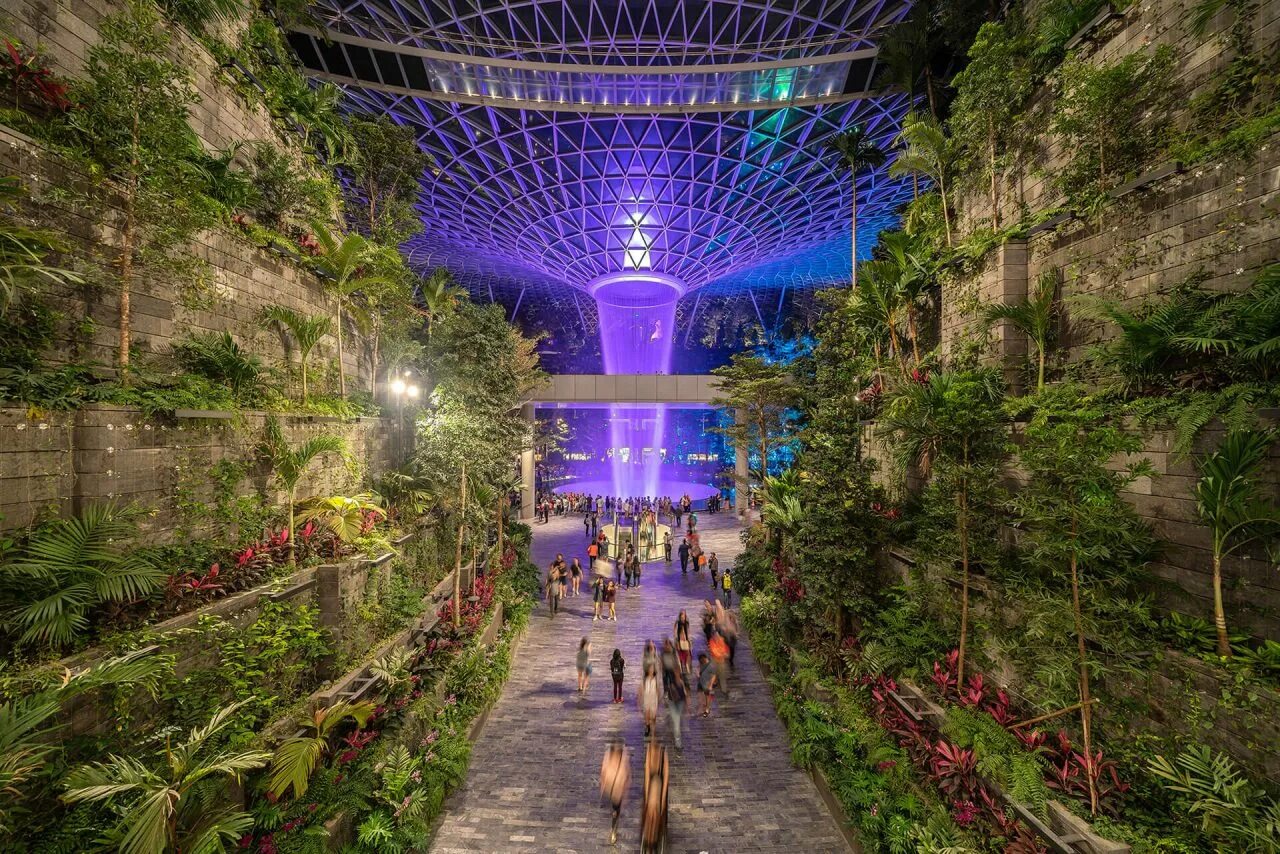 Чанги россия. Аэропорт Чанги Сингапур. Аэропорт Jewel Changi. Аэропорт джуэль Чанги, Сингапур. Развлекательно-торговый комплекс Джуэл Чанги в аэропорту Сингапура.