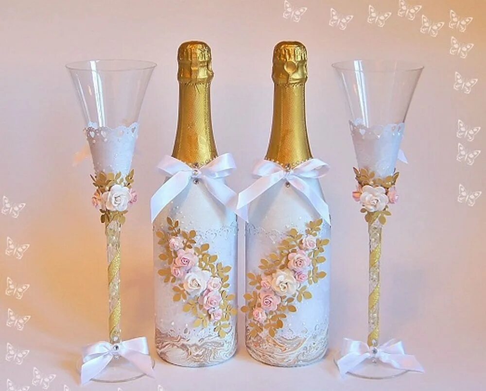 Украшение свадебных бутылок шампанского. Украшение бутылок на свадьбу. Свадебные бутылки шампанского. Свадебное шампанское. Свадебные бутылки.