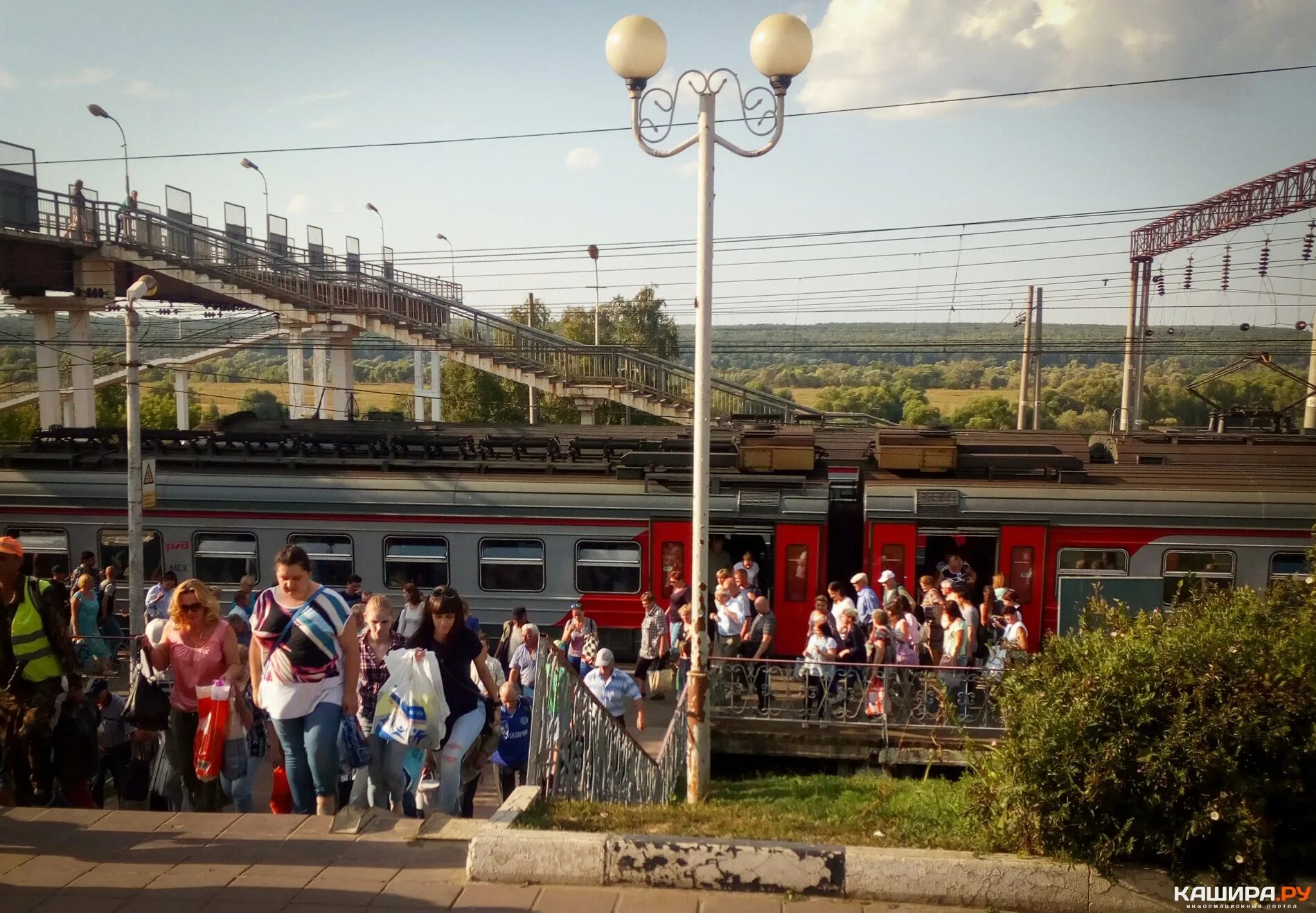 Электричка Москва ожерелье. Поезд ожерелье. Электричка ожерелье. Железная дорога "ожерелье-Павелецкий вокзал".