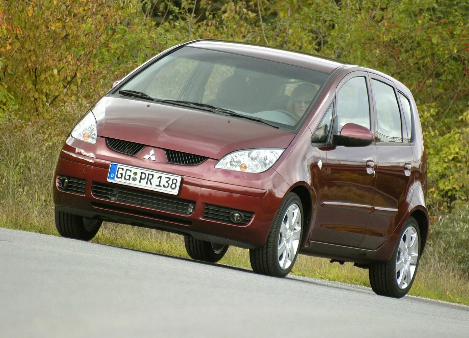 Mitsubishi colt 1. Митсубиси Кольт 1.3 2005. Mitsubishi Colt 2013. Mitsubishi Colt 1.5. Mitsubishi Colt 1,1.