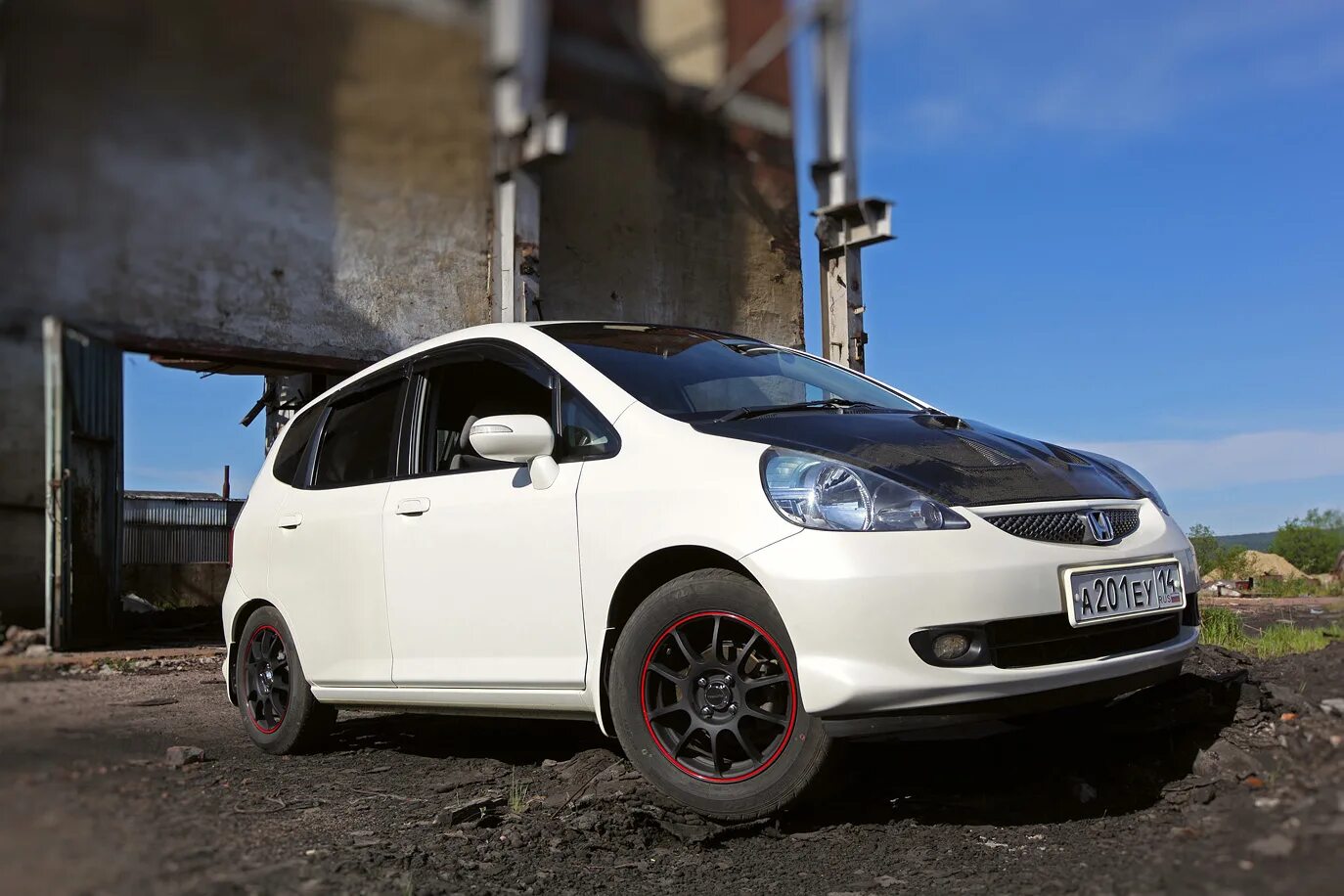 Р фит. Honda fit 185/65. 185 65 r14 honda fit. r15 honda jazz. хонда фит на 17 дисках.