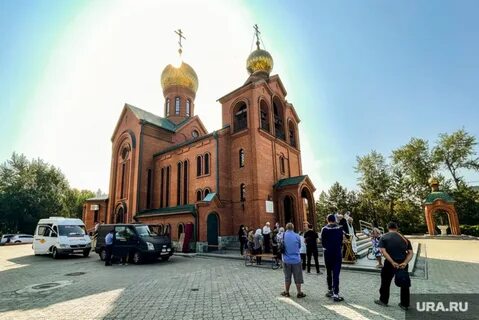 Церковь звонит