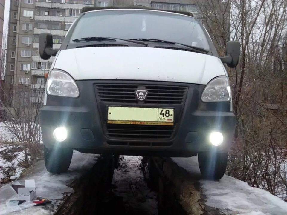 Подходит от газели. Подходит от газели. Птф газель 2006. Бампер газ 2752 передний. Бампер газель бизнес на газ 3110.