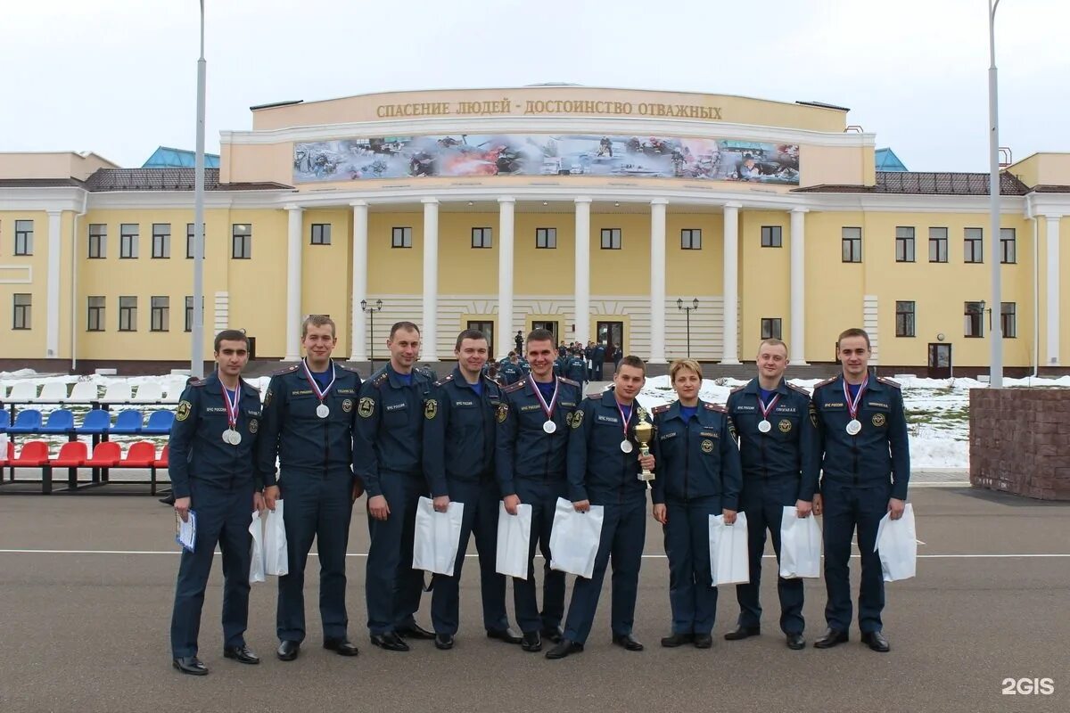 Петербургский государственный университет мчс. Институт МЧС В Санкт-Петербурге. Санкт-Петербург Московский проспект 149 университет МЧС. Санкт-Петербургский университет противопожарной службы МЧС России. Институт МЧС СПБ.