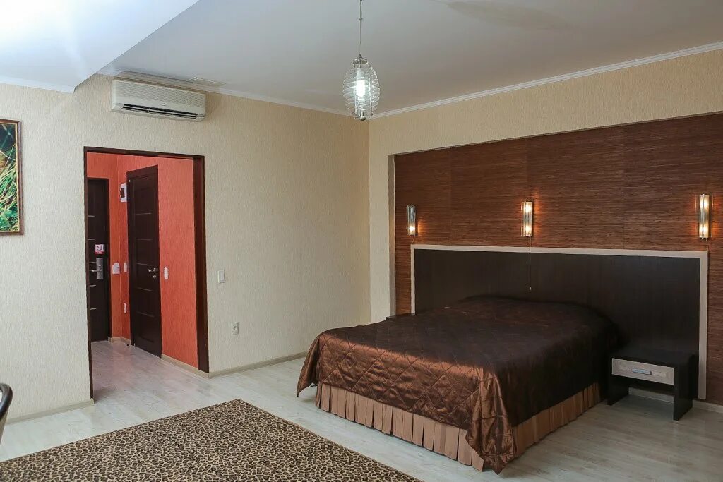 Степная пальмира оренбург ресторан. Степная пальмира оренбург официальный сайт. Оренбург советская улица 68 степная пальмира. Степная пальмира оренбург. Пальмира оренбург.