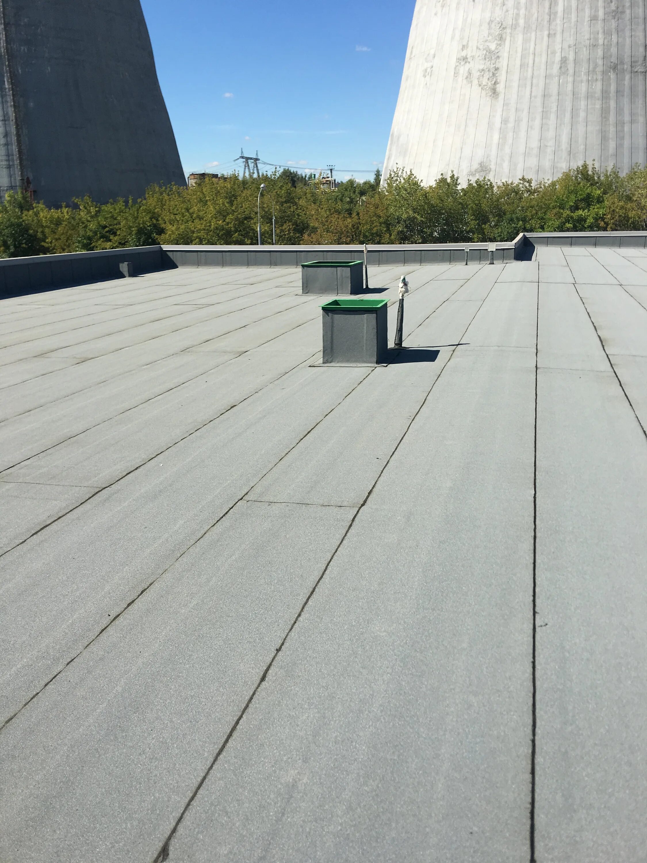 Плоская наплавляемая кровля. Направляемая кровля на профлист 75. Наплавляемая кровля. Покрытие плоской крыши. Аэратор для плоской кровли