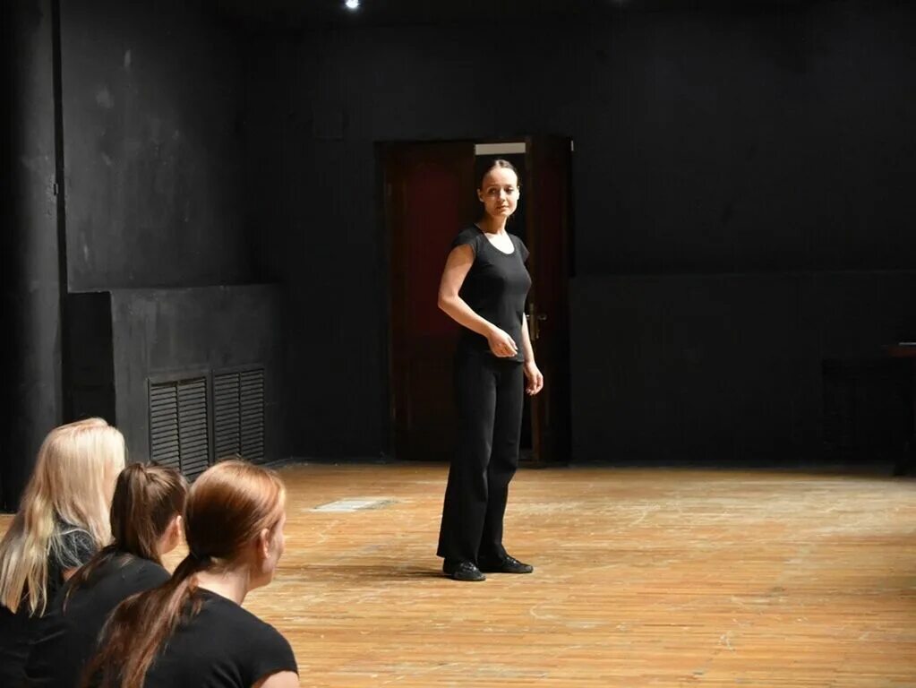 Подготовка к поступлению в театральный вуз. Вступительные экзамены в театральный. Поступи в театральный. Вступительные экзамены в театральный. Поступление в театр.