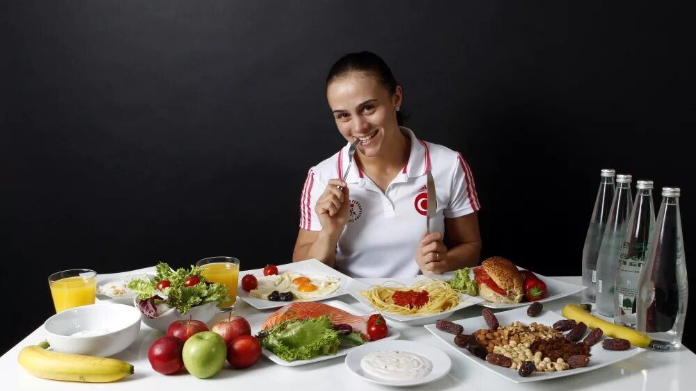 Прием пищи после спорта. Питание. Обед спортсмена. Еда для спортсменов. Здоровое питание.