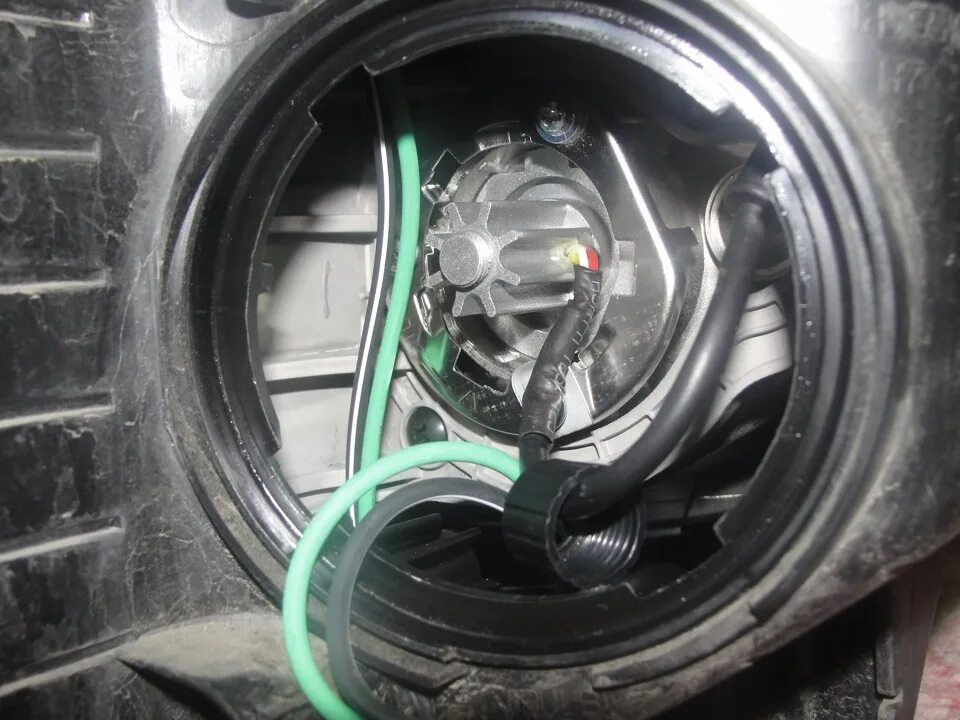 Лампа заднего света фар ml 164 замена. Лампа ближнего света хендай санта фе 2010. Лампа ближнего света хендай санта фе 2. Лампа ближнего света hyundai santa fe 2013. Лампа дальнего света санта фе 2 2008г.