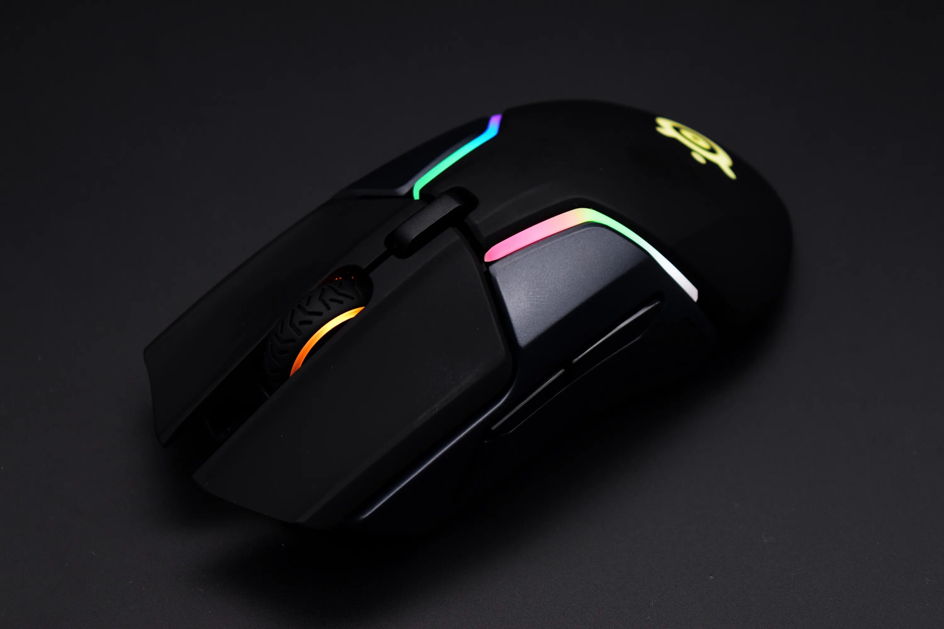 Steelseries rival 650. Стилсериес мышка беспроводная. steelseries rival 650 wireless провод. хакерская мышка.