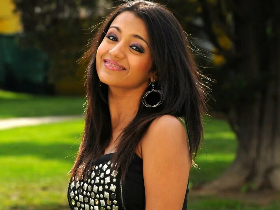 Trisha krishnan papier. Триша кришнан 2021. Trisha sinha. Триша кришнан фото. Триша кришнан актриса индия.