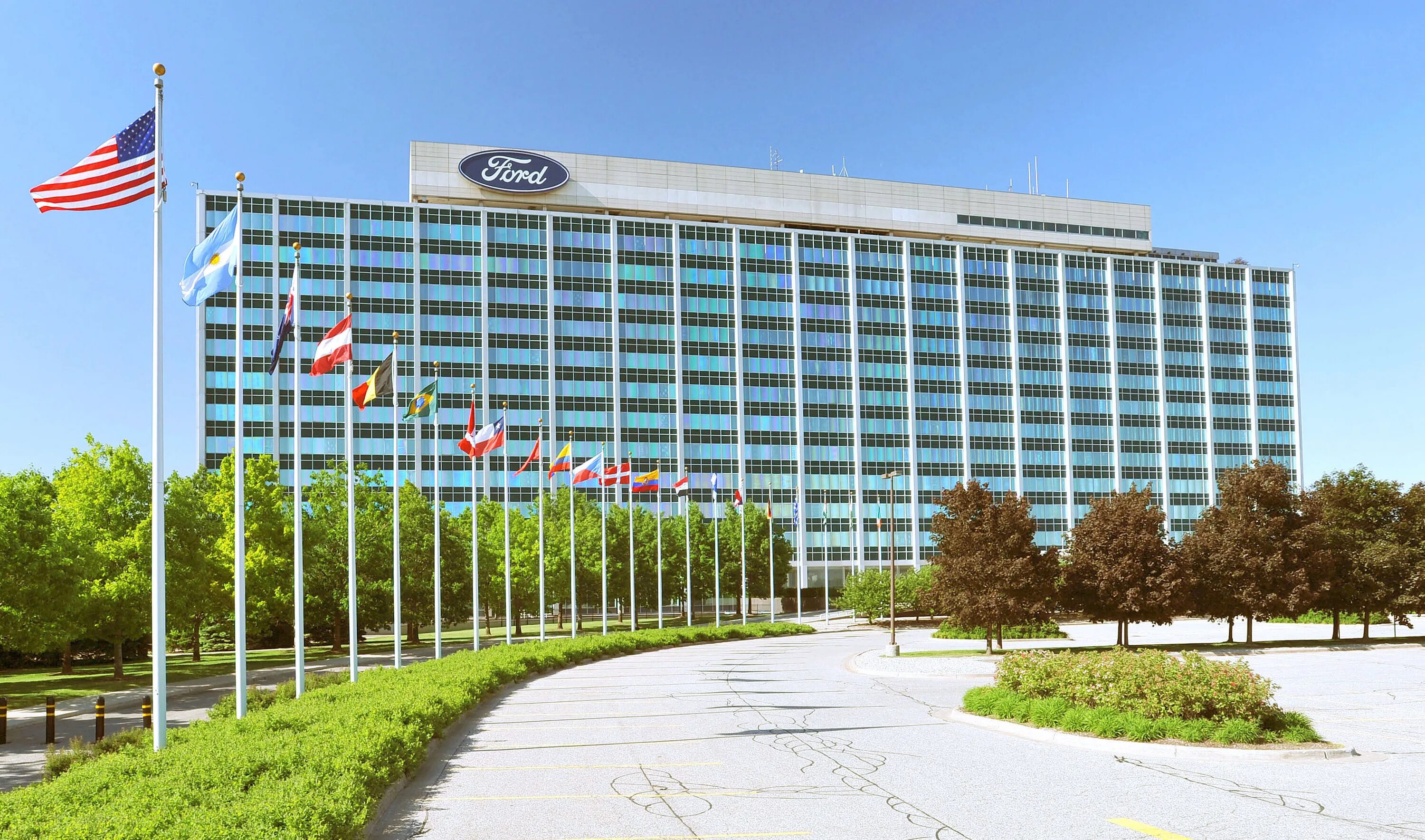 Какая крупная корпорация. Штаб квартира Форд в Дирборне. Ford Motor Company в Дирборне. Компания Форд мотор Компани штаб квартира. Главный офис Форд в США.