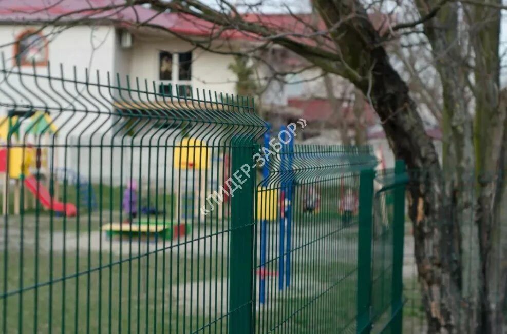 Ограждение лестниц в детском саду. Ограждение лестниц в подъезде. Ограждение школы. Ограждения доу. Ограждения доу.