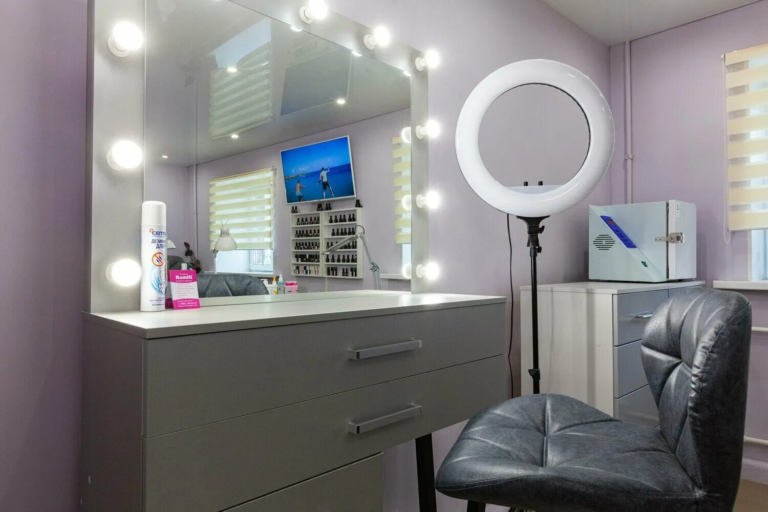 снять место бровиста. кабинет бровиста. рабочее место визажиста. кабинет бровиста. снять место бровиста.