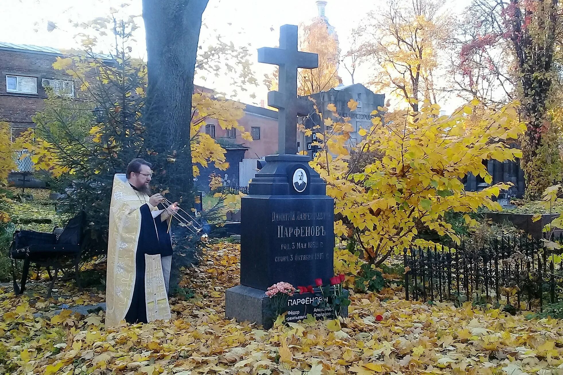 Александро Невская Лавра Никольское кладбище. Никольском кладбище Александро-Невской Лавры. Никольском кладбище при Александро-Невской Лавре.. Кладбище Никольское Александро Невской Лавры. Гроб Гончарова. Лавра никольское кладбище