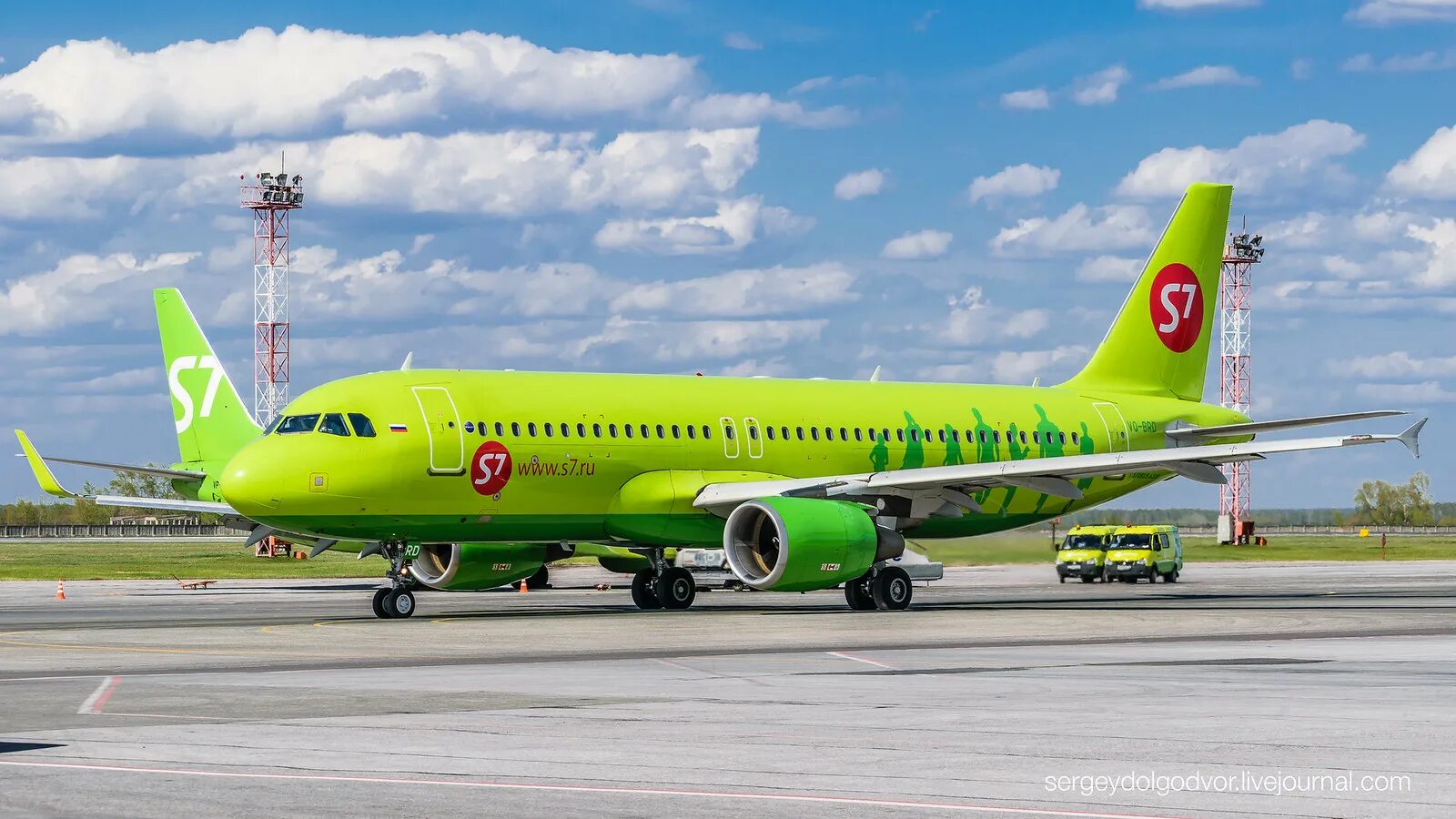 Эмбраер самолет s7. Самолёт Эмбраер 170. Модель самолета Embraer 170 s7 Airlines. Embraer 170 s7 салон. Embraer 170 s7