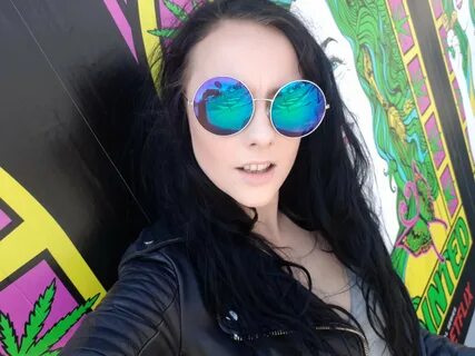 Alessa Savage Videos.