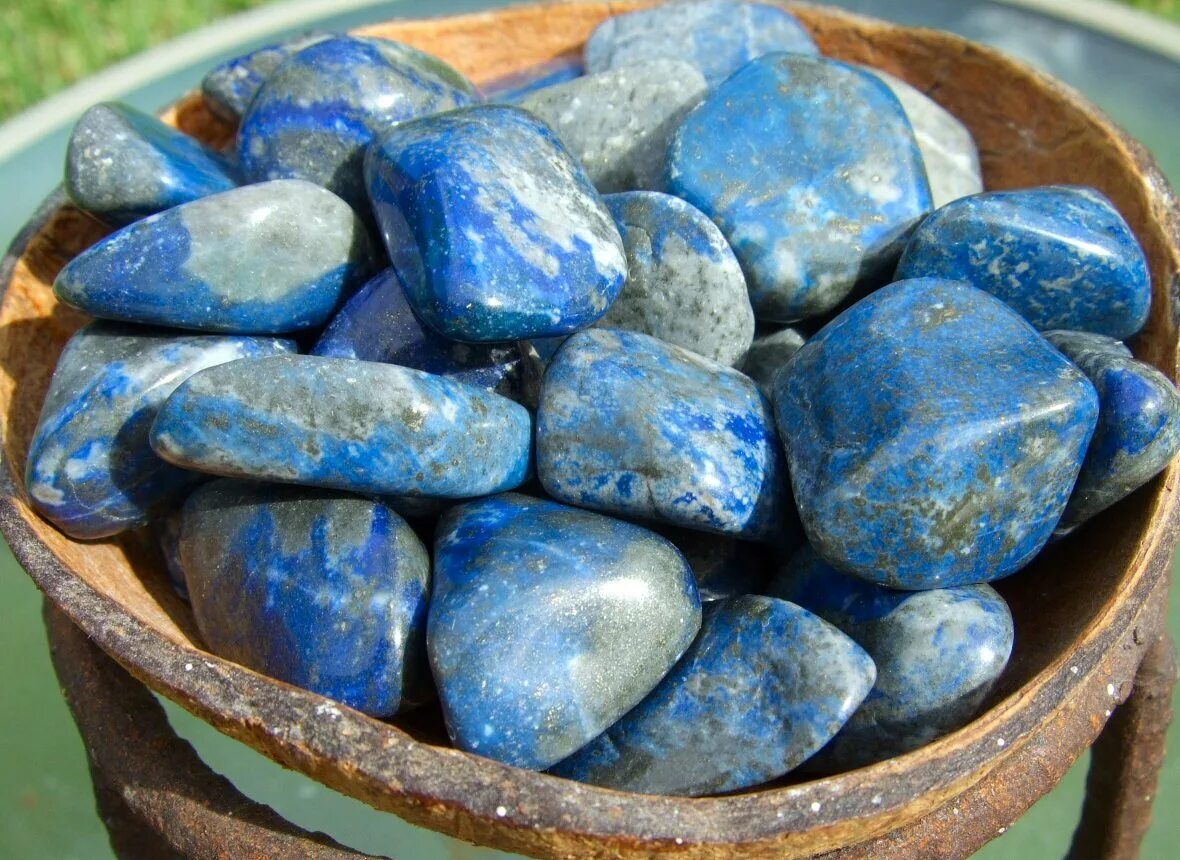 Lapis Lazuli камень. Камень серо-зеленый лазурит. Уральские Самоцветы -темно-синий камень. Лазурит бирюза камень талисман.