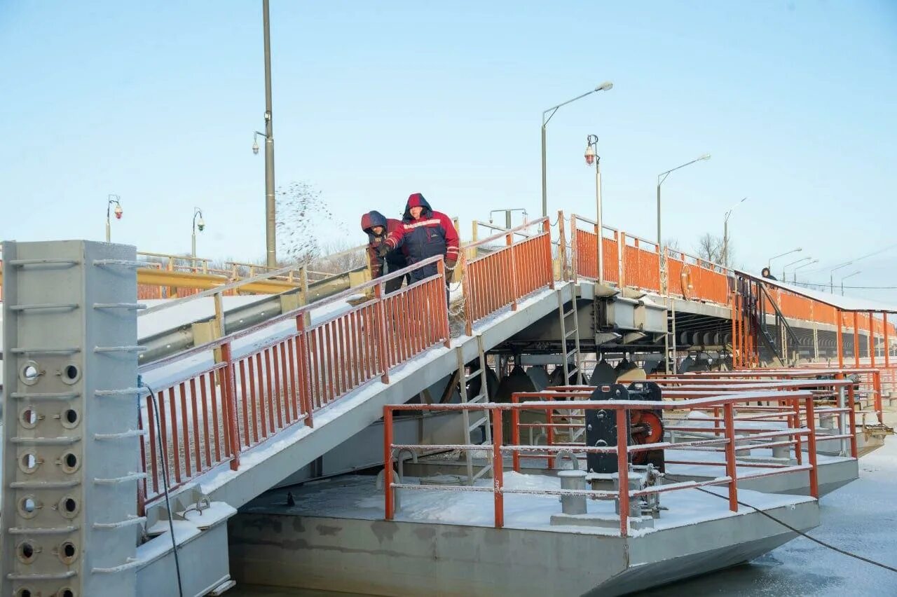 Митяевский мост Коломна. Наплавной мост в Коломне. Понтонный мост Коломна. Митяевский разводной мост в Коломне. Уровень реки коломна