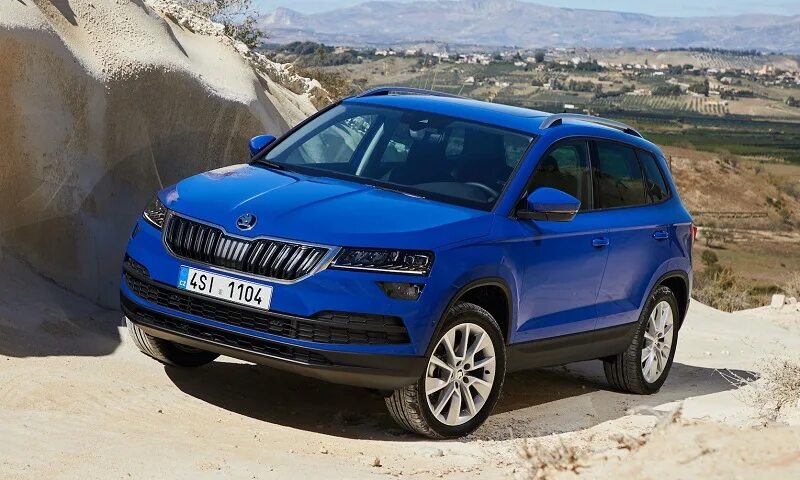 Шкода полные привод цена. Skoda Karoq. Skoda karoq1 красивые картинки.