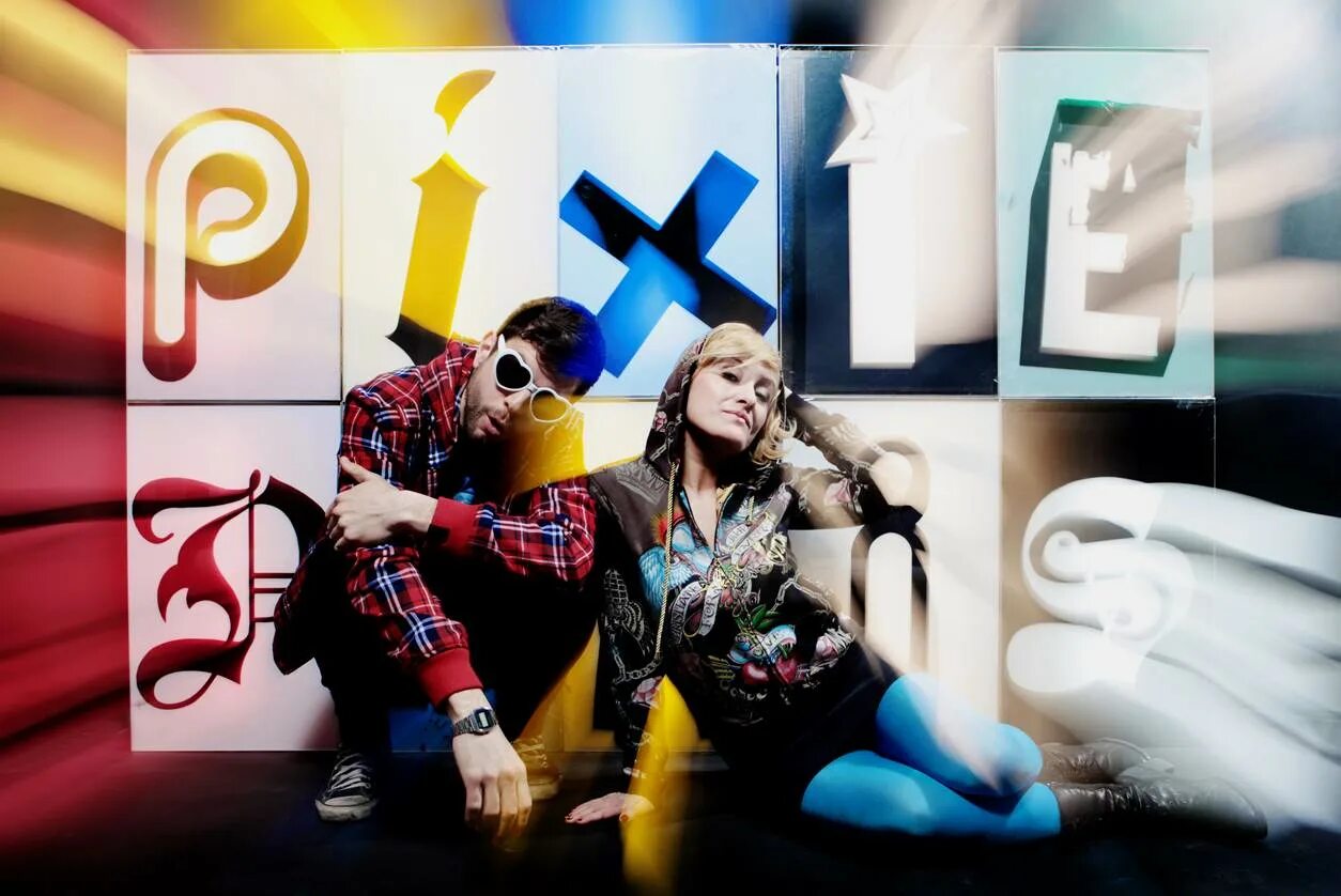 Es rappelt im. Группа pixie paris. pixies paris. pixie paris pop non stop. es rappelt im karton актрисы.