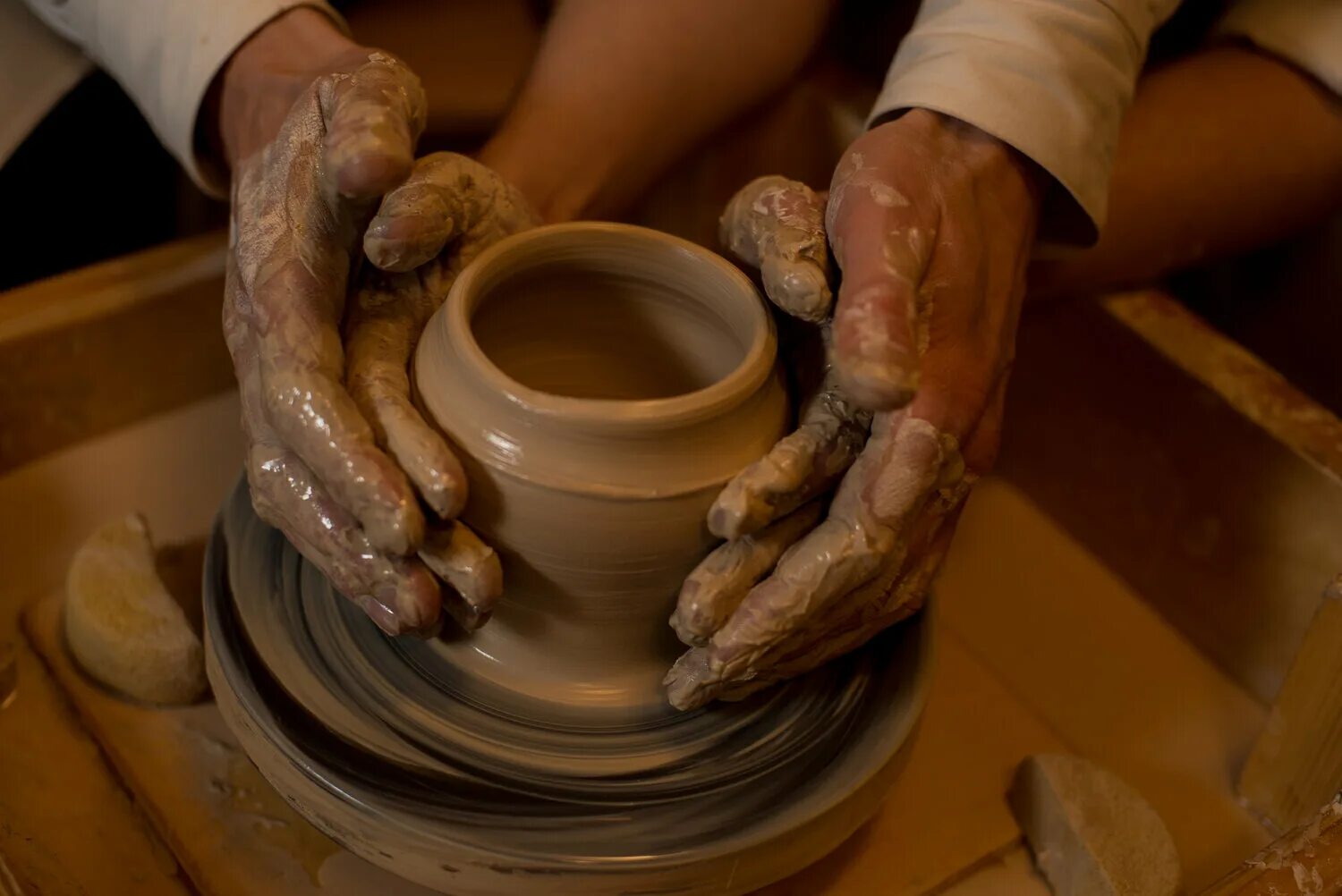 Гончарная мастерская 1 отзывы. Гончарная студия 1. Гончарная мастерская 1. Тц панорама гончарная мастерская. Гончарная студия новосибирск.