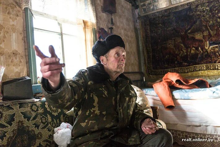 Последний житель деревни. Деревня кочки армянин. Последний черт дед митяй. Деревня в чернобыле. Последний житель села гамсутль дагестан.