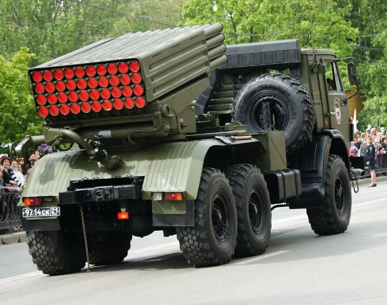 Бикалиберная реактивная система залпового огня рсзо. Бм-21 град камаз 5350. 2б26 рсзо град камаз.