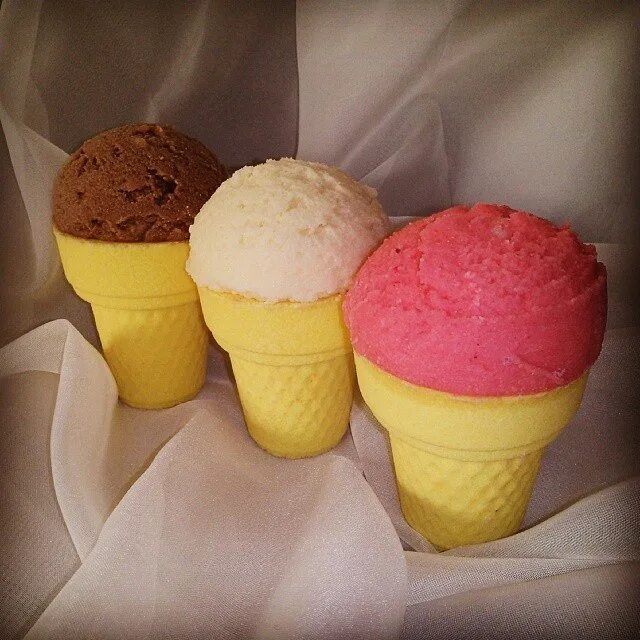 Японские сладости kitkat. Мороженое фруктовый лед почемучка. Ам ням и мороженое. Ммм мороженое мем. Мороженое ммм ням ням ням ням.