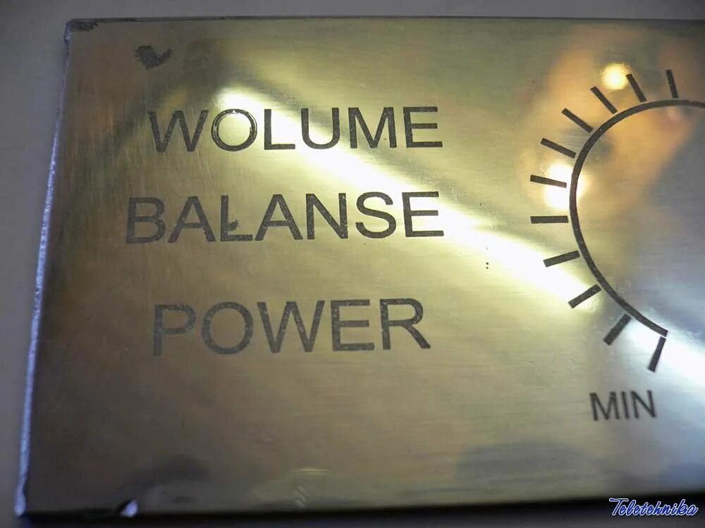 печать на металле шелкография. лазерная гравировка на табличке из металла. надписи на корпусе. надписи на корпусе. шильд с лазерной гравировкой.