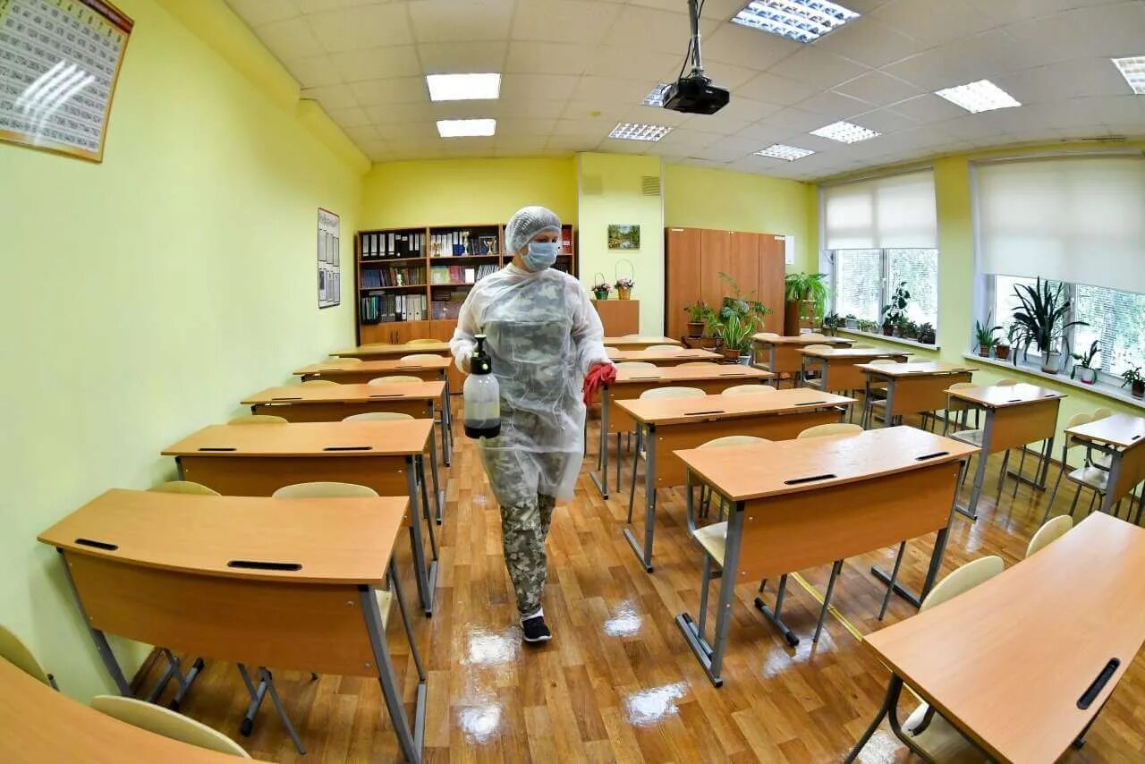 Закрываются ли школы. Школа 47 Нижний Новгород. Карантин в школе. Школу закрыли на карантин. Закрытие школ на карантин.